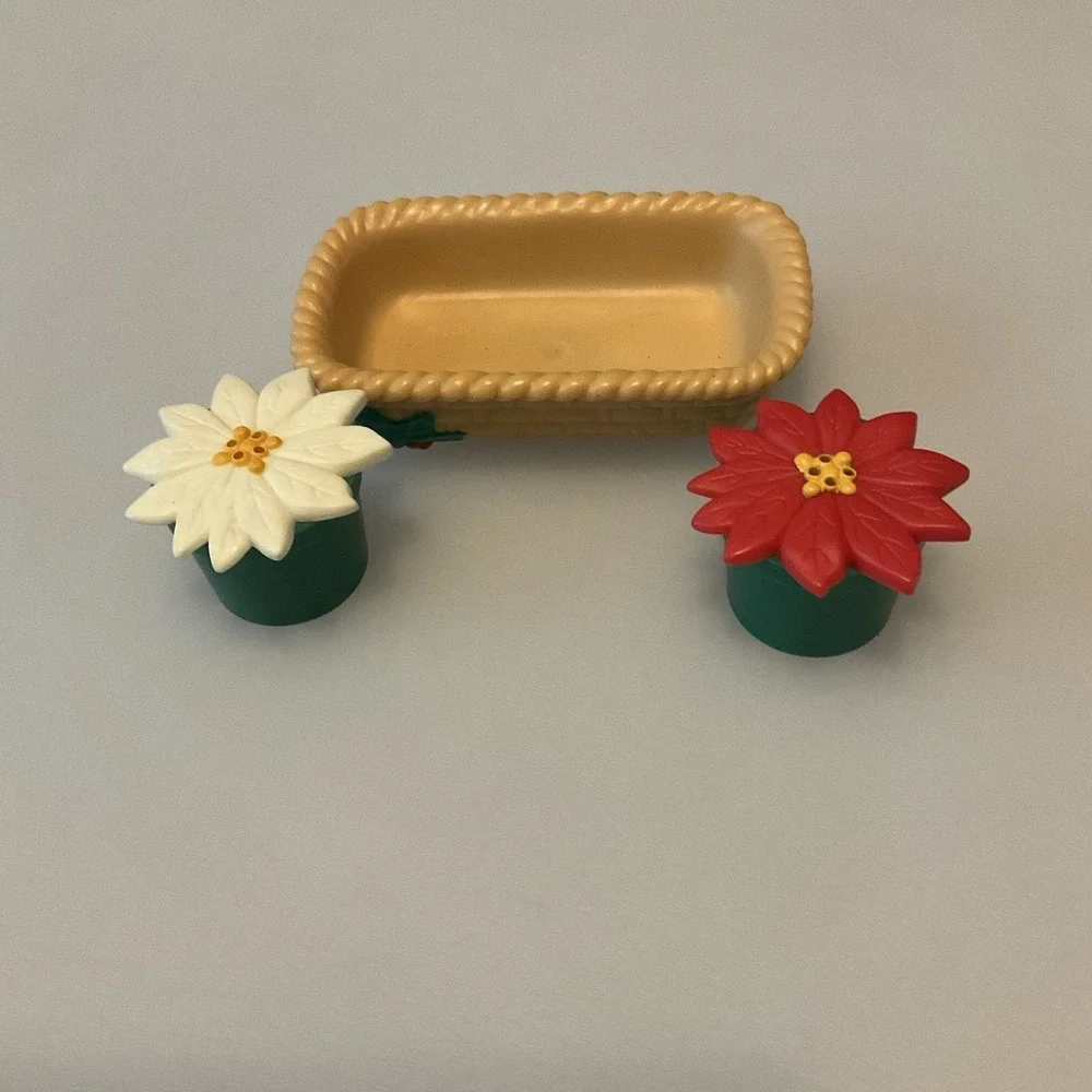 Vintage Blossoms Salt & Pepper Shakers w Basket Set Poinsettias W/O Box